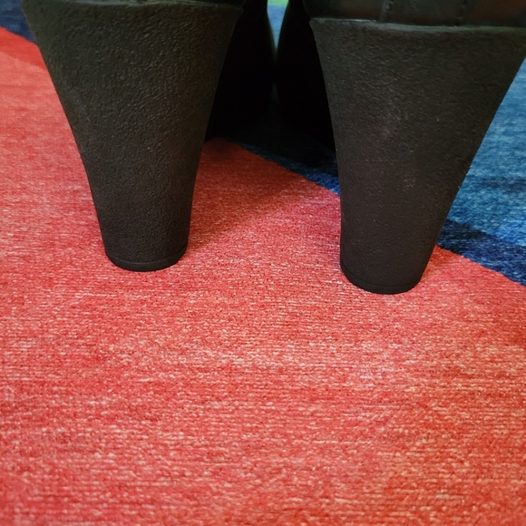 UGG Ankle Boots Women’s Meredith Preowned Wedge Black Leather Side Zippers 9.5 - Picture 8 of 9